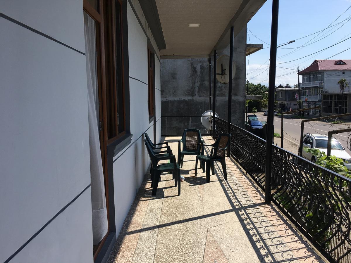 Guest House Romanadze 코불레티 객실 사진
