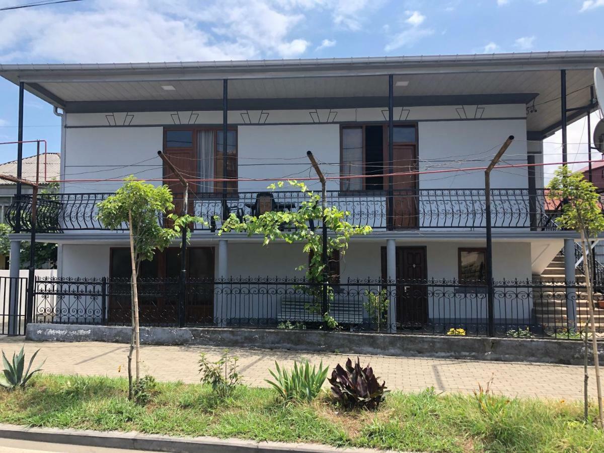 Guest House Romanadze 코불레티 외부 사진